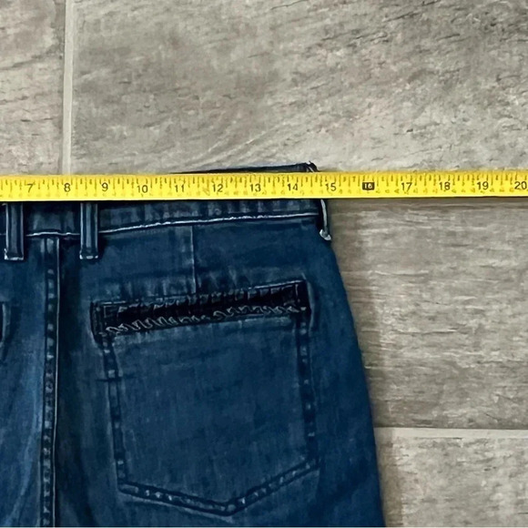 7 For All Mankind Women's Cutoff Denim Jean Shorts Size 28 Ruffle Pockets - Picture 3 of 8